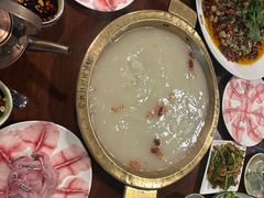 -颜氏双江清水鱼一养身火锅(磁器口店)