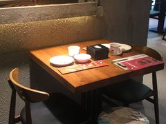 卡座-炉小二铜锅牛蛙•川湘菜(三里屯店)