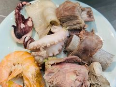 -鑫渔港海鲜本地菜·山海关浑锅(东戴河店)