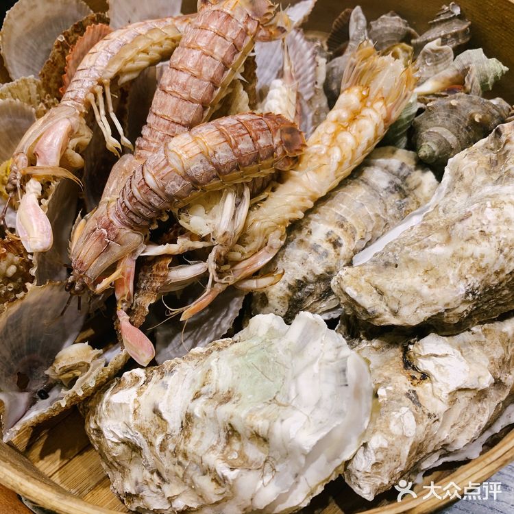 味道都不错，菜品种类很多，就是量有点小