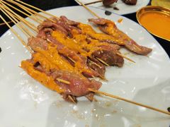 -何妹湿辣牛肉·粤式烧烤砂煲(桂雅路店)