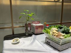 -红鼎豆捞·非遗鲍皇汤火锅(宝丰路店)