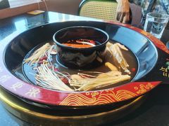 秘制鸳鸯菌汤锅-三江两海老火锅(北京首店)