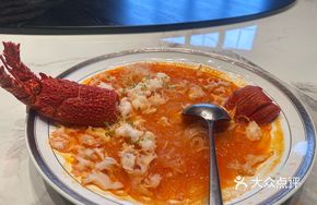 Sour Soup Lobster with Fresh Noodles