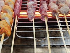 -哈尔滨小酒馆·鲜肉现穿自助烧烤(康新花园店)