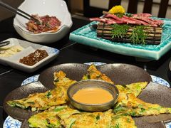 -山川小町·极番烧肉(新地假日广场店)
