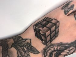 手部-刺客纹画纹身·洗纹身·穿孔饰品