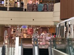 -Embry Form(上海久光中心店)