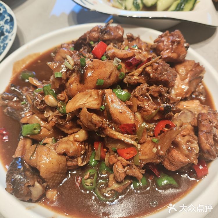 一直来他家用餐了，公司聚餐都在他们家