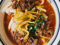 麻辣鸭子和麻辣牛肉双拼-李易面馆(树木岭店)