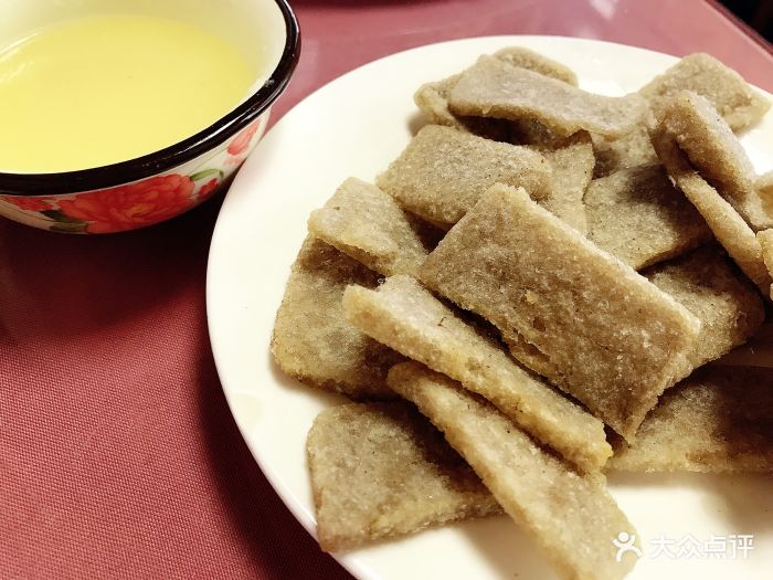 老北京门钉肉饼爆肚炸灌肠图片 - 第1张