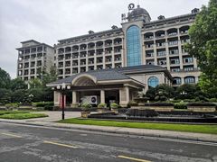 -湖北文旅洪宾红莲湖酒店
