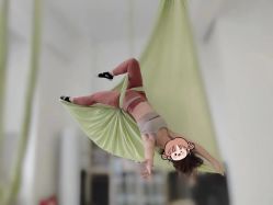 -小黑裙瑜伽·普拉提