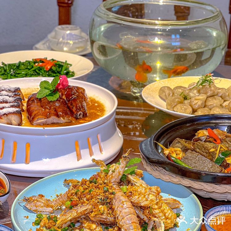 江北藏了个 小岭南 ！这家粤式庭院餐厅美到窒息！