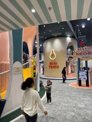 -奈尔宝家庭中心·亲子餐厅(鄞州万达店)