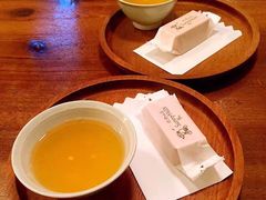 凤梨酥-微热山丘(台北民生公园门市店)