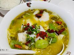 -渝是乎酸菜鱼(龙旗购物中心店)