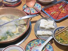 -洱火云南酸菜牛肉火锅(石景山当代商城店)