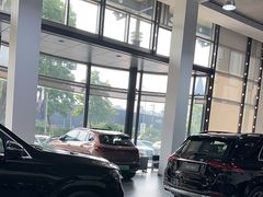 -上海星瀚奔驰4S店(红柳路店)