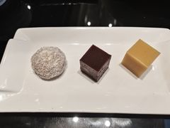 -皇城根·烤鸭·鱼头·家常菜(欧亚大观乐活城店)