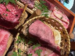 -山川小町·极番烧肉(新地假日广场店)