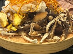 -菌乡缘·野生菌蒸汽鱼火锅(江边夜市店)