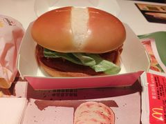 -麦当劳(孝感应城中央广场店)