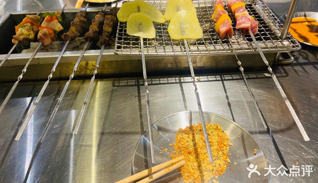 结果发现就在东站地铁Ｃ出口走一段就行