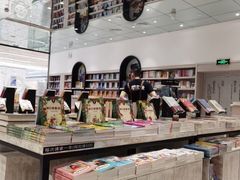 -钟书阁(群光广场店)
