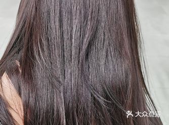 大家好，我是发型设计师艾伦   今天跟大家分享一款好