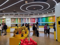 -m豆巧克力世界(上海世茂广场店)