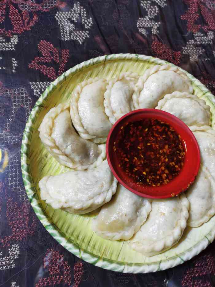 传说理塘文化主题餐吧-"[薄荷]环境:藏式风格独特,餐桌也很有特.