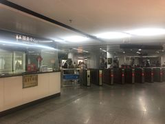 -陆家浜路(地铁站)