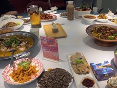 -巴特餐饮6加1音乐餐吧·新疆菜