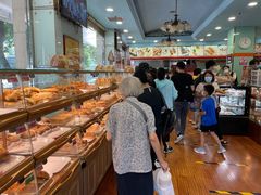面包甜点陈列柜-新侨三宝乐面包店(崇文门店)
