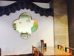 -亮亮面馆(经六路店)
