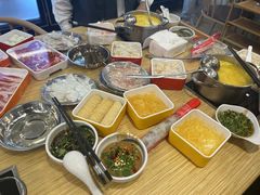 -杨老板·海鲜集市火锅·鲜切牛肉(中防万宝店)