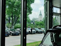 -上海星瀚奔驰4S店(红柳路店)