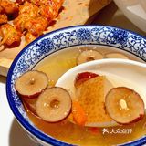 魔都热门面馆居然卖“火锅”了｜陳香貴·蘭州牛肉面