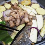 牛肉，五花肉，通通搬出来