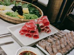 -尚尚仙·酸汤猪手·猪肚鸡火锅(华联万柳购物中心店)