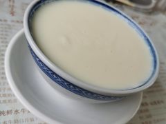 -周大娘牛乳(旧寨古村总店)