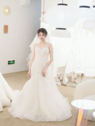 -派丽莫Pellimo原创设计婚纱品牌