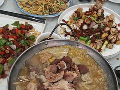 -一口猪海鲜浑锅·东北家常菜