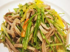 香菜梗泡椒炒肚丝-泰河谷·豆捞