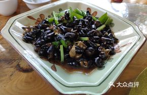 Bamboo Shoot and Purple Perilla Stir-fry with Fresh Snails