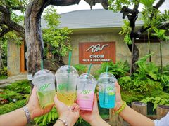 -Chom Cafe and Restaurant