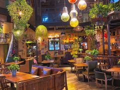 -临界音乐酒馆·小龙虾·江湖菜(华熙LIVE·鱼洞店)