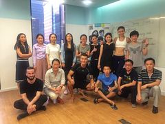 能量健身为英孚英语做健身公开课-能量健身私教工作室(1527店)