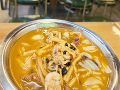 -丽丽三鲜螺蛳粉(田林路店)